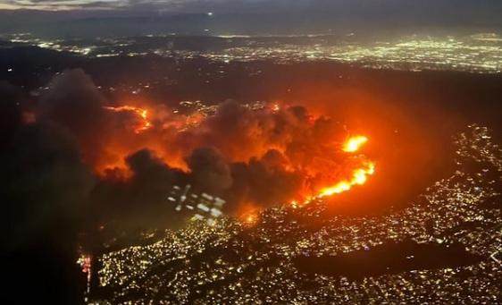 kaiyun.com-加州山火导致卡椒千万豪宅被毁 科尔90岁母亲避难