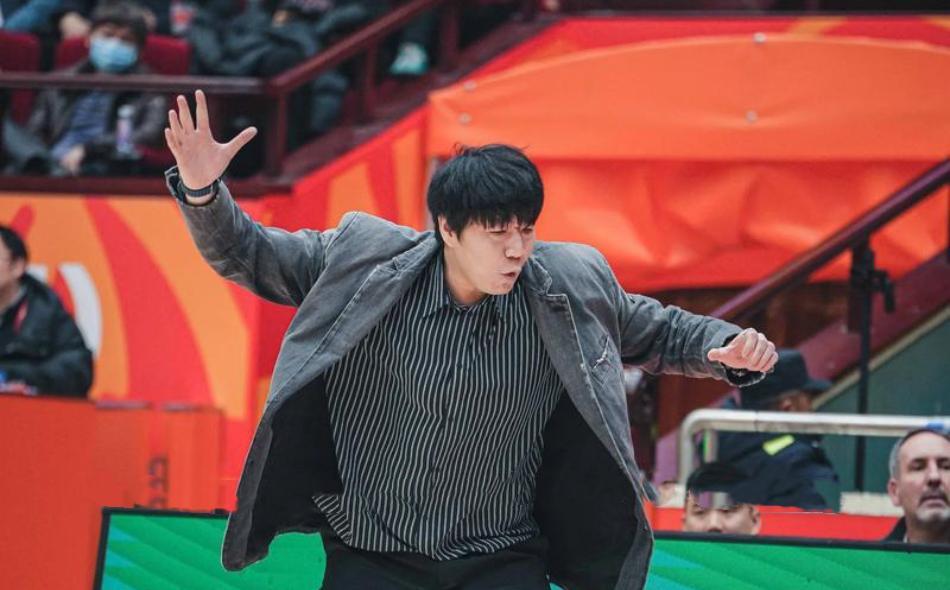 2米12、内线大闸!山东官宣第4外援:第1战,有望大战浙江广厦!