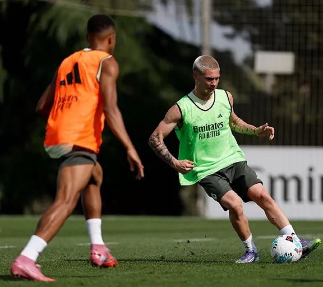 马斯坦托诺:非常开心完成首次训练,队友们的技术水准令人惊叹