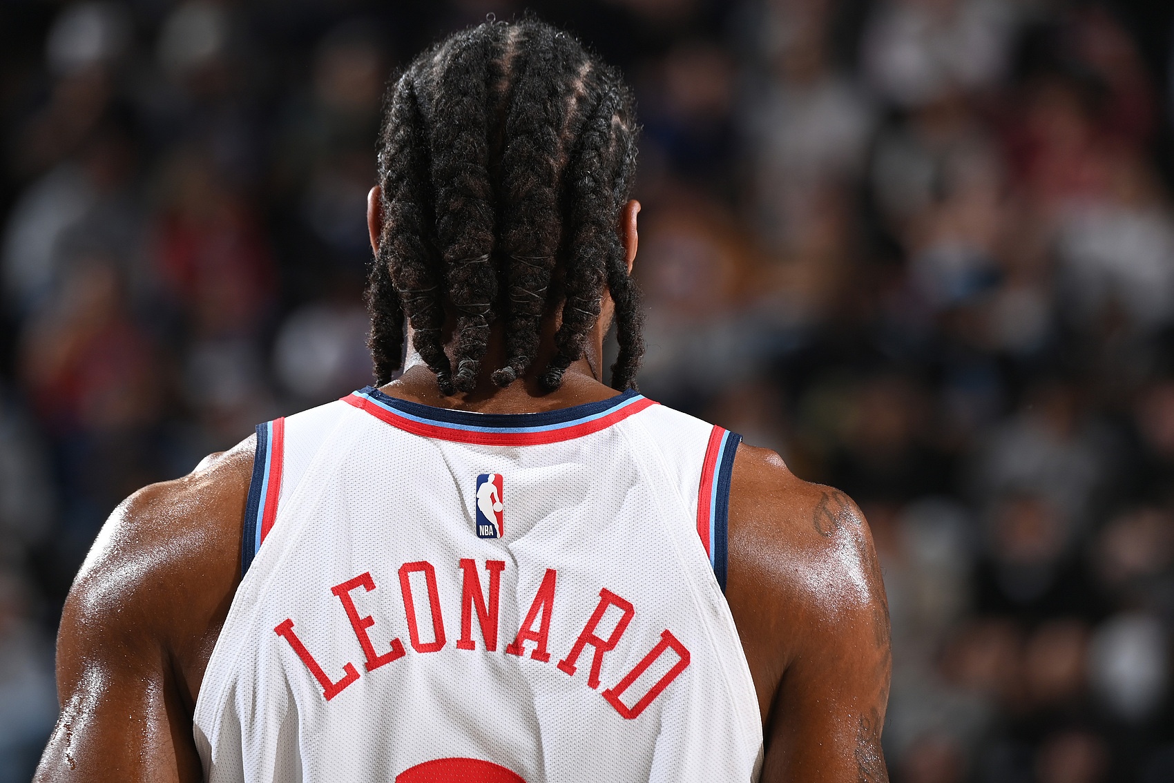 kaiyun-收官战快船迎战勇士 伦纳德因左脚踝扭伤出战成疑